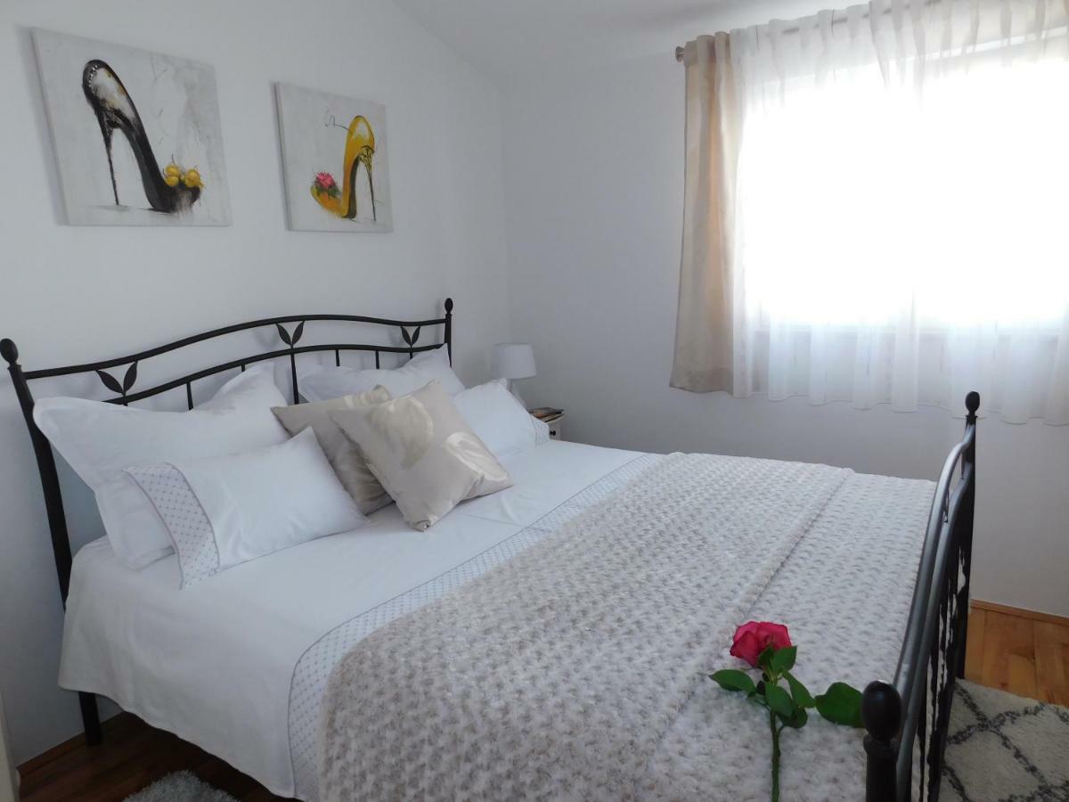 Apartment Anita With Amazing Sea View Makarska Exterior foto